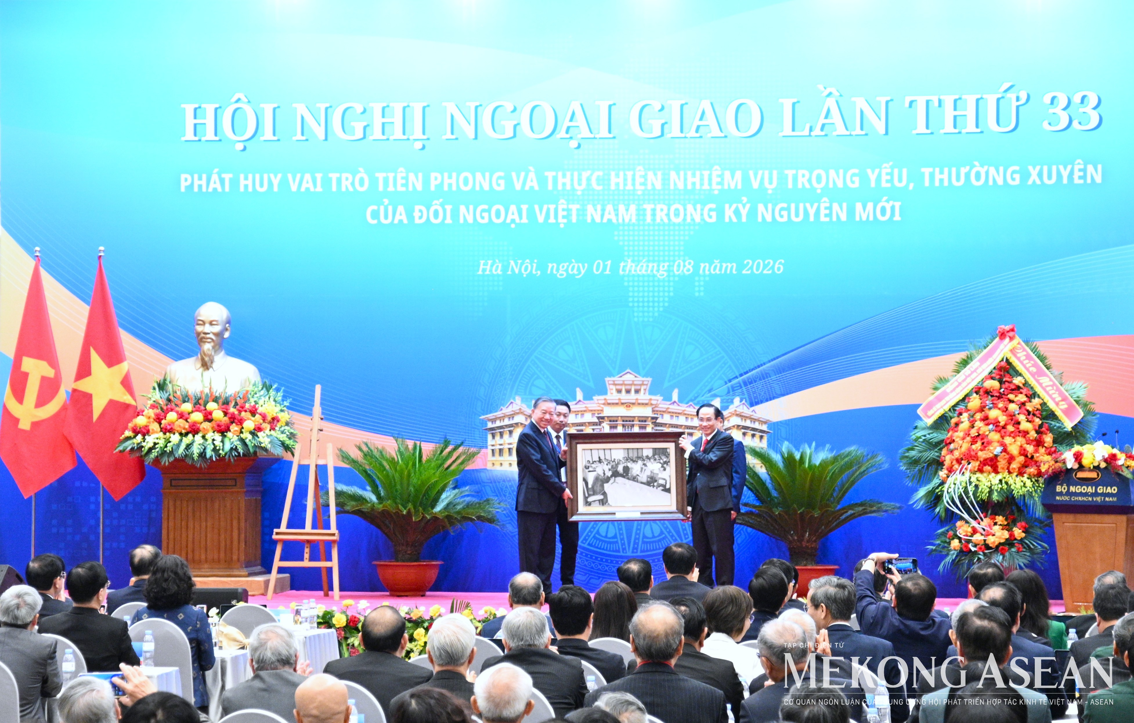 Tổng Bí thư, Chủ tịch nước: Đối ngoại phải mở đường, kết nối và tranh thủ nguồn lực phát triển