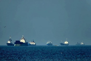 Iran cảnh báo siết phong tỏa Eo biển Hormuz, giá dầu tăng hơn 1%