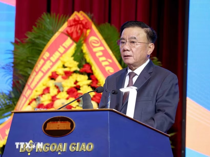 Gắn đối ngoại Đảng và đối ngoại nhân dân với các mục tiêu phát triển nhanh, bền vững
