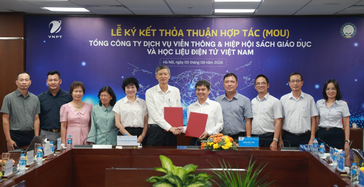 lễ ký kết Thỏa thuận hợp tác về việc “Phát triển và kinh doanh Hệ sinh thái Học liệu số” giữa Hiệp hội Sách Giáo dục và Học liệu Điện tử Việt Nam (VAEDR) và Tổng Công ty Dịch vụ Viễn thông (VNPT VinaPhone)