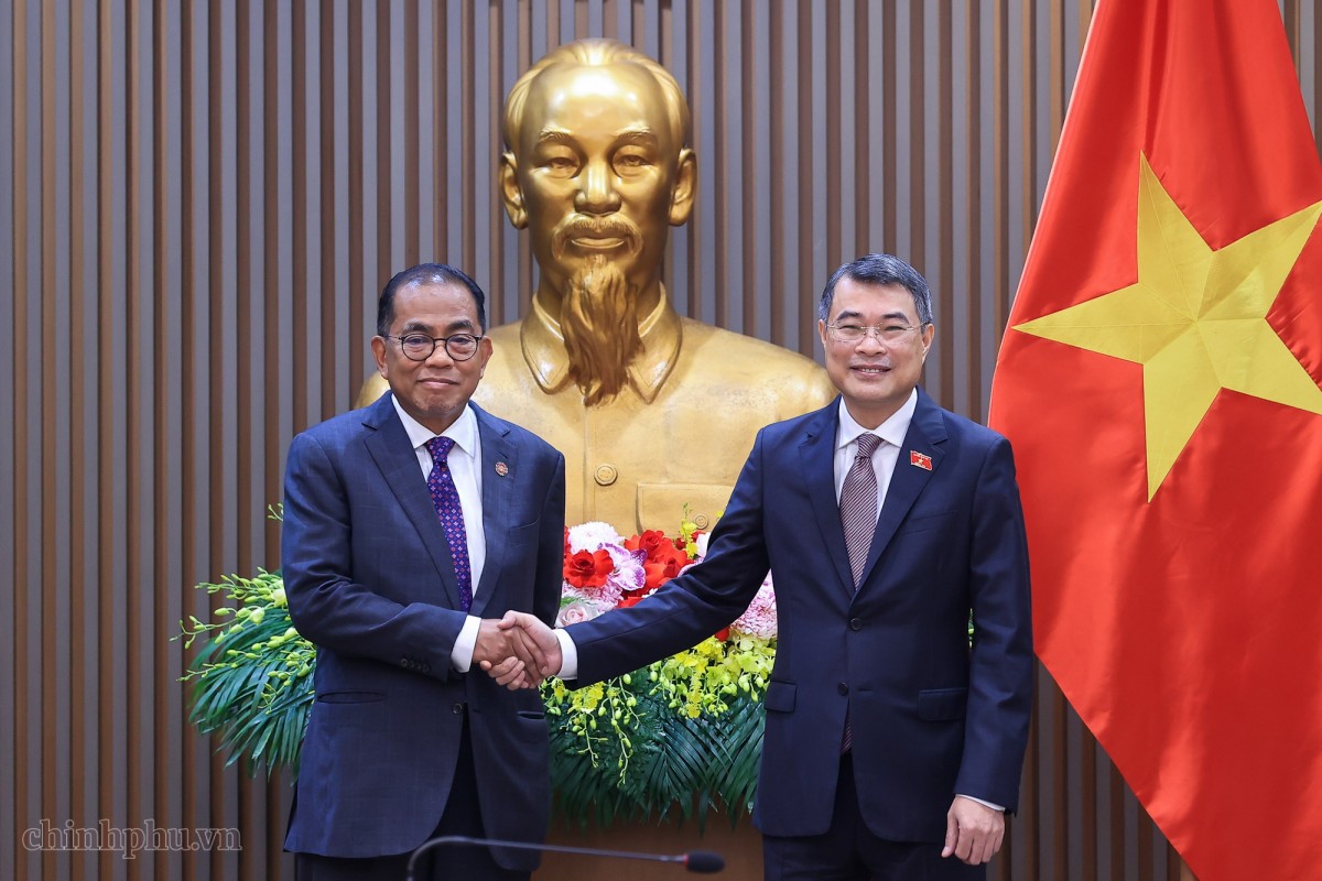 Thủ tướng Lê Minh Hưng tiếp Bộ trưởng Quốc phòng Malaysia Mohamed Khaled bin Nordin - Ảnh: VGP