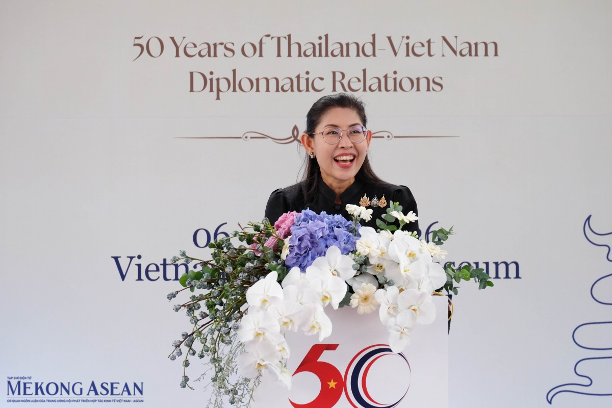 Đại sứ Thái Lan tại Việt Nam Urawadee Sriphiromya tại lễ khai mạc triển lãm ngày 6/8. Ảnh: Tùng Dương/Mekong ASEAN