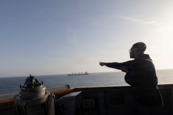 Giá dầu tăng do lo ngại về Eo biển Hormuz