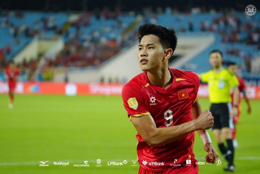 Đình Bắc lập cú đúp, tuyển Việt Nam vào Bán kết ASEAN Cup