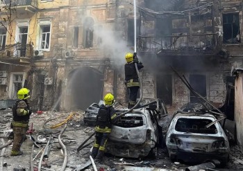 Nga tập kích tên lửa vào Ukraine, 300.000 hộ gia đình mất điện