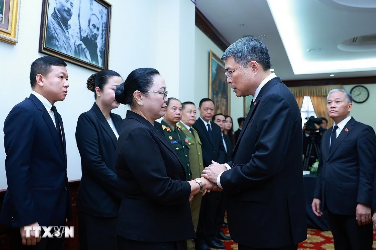 Lãnh đạo Đảng, Nhà nước viếng Chủ tịch Quốc hội Lào