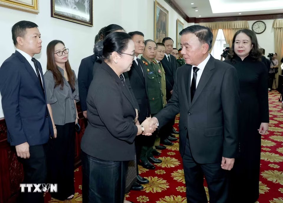 Lãnh đạo Đảng, Nhà nước viếng Chủ tịch Quốc hội Lào