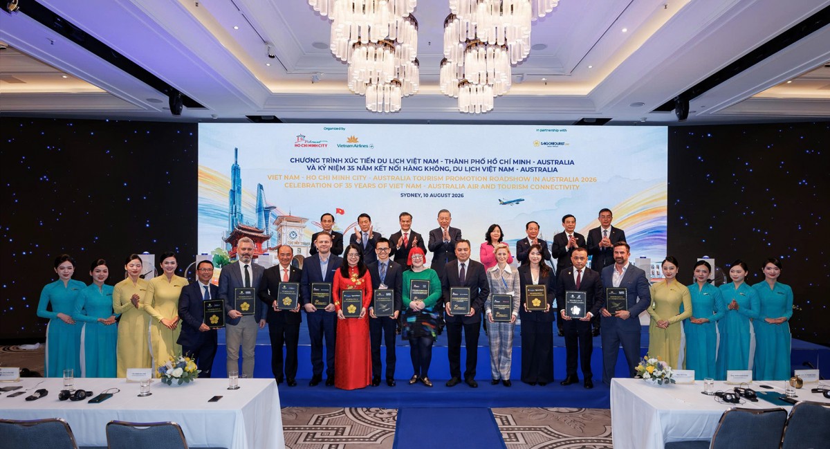 Vietnam Airlines cùng các đơn vị nhận bản ghi nhớ hợp tác dưới sự chứng kiến của Tổng Bí thư, Chủ tịch nước Tô Lâm. Ảnh: VNA