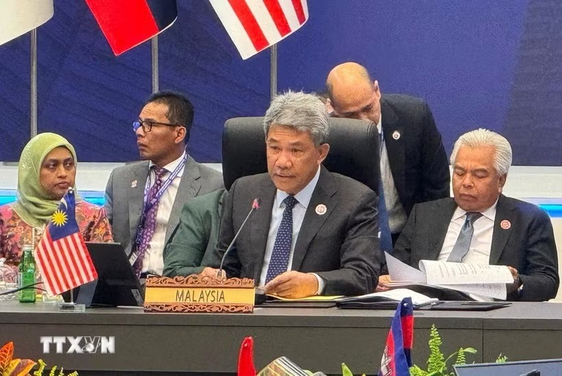 Bộ trưởng Ngoại giao Malaysia Mohamad Hasan.