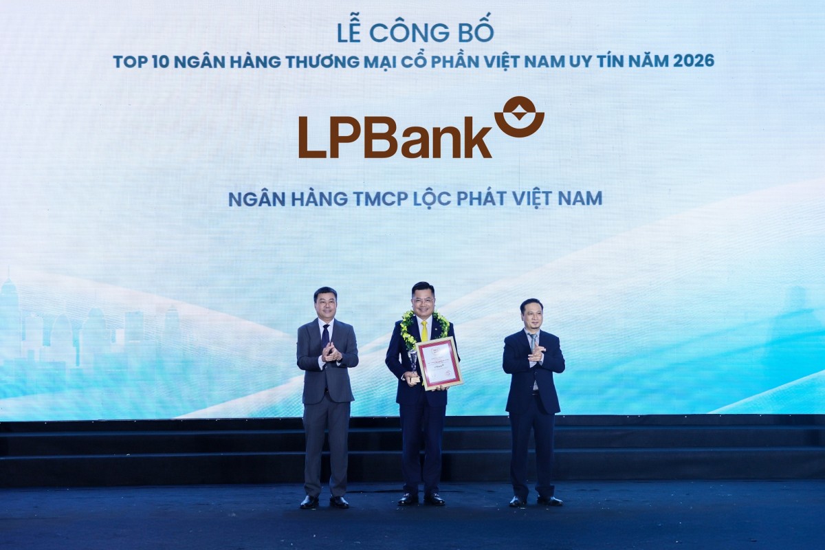 LPBank lập cú đúp thăng hạng, khẳng định vị thế ngân hàng tư nhân hàng đầu