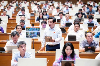 Đại biểu Quốc hội đề xuất các thành phố có nơi dành riêng cho người giao hàng