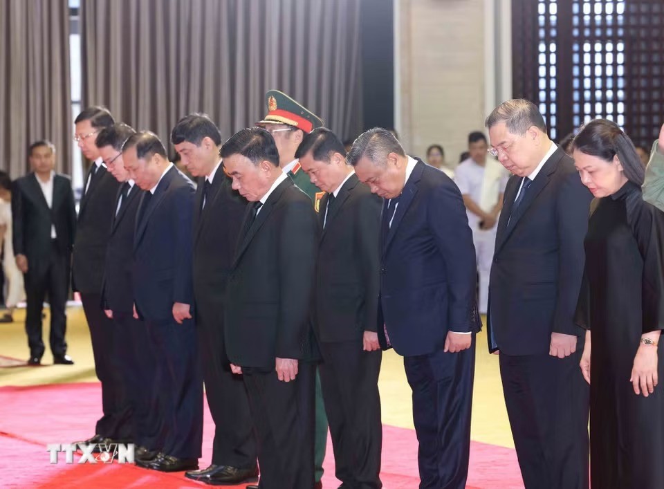 Thường trực Ban Bí thư dự Lễ truy điệu Chủ tịch Quốc hội Lào