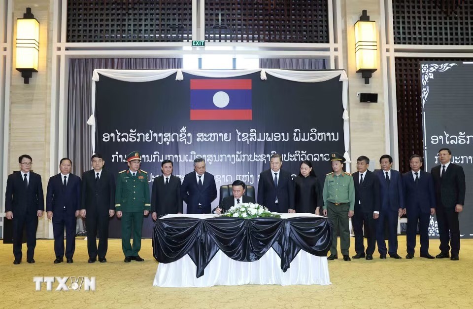 Thường trực Ban Bí thư dự Lễ truy điệu Chủ tịch Quốc hội Lào