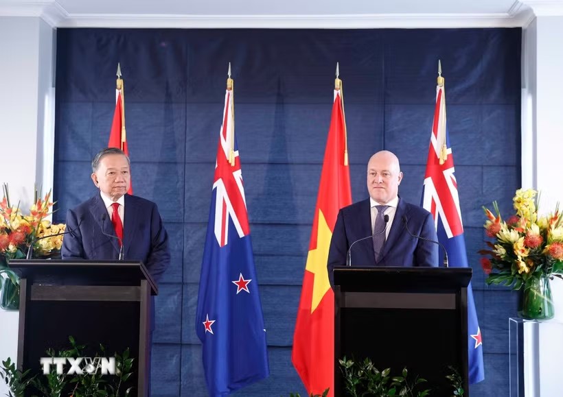 Tổng Bí thư, Chủ tịch nước Tô Lâm và Thủ tướng New Zealand Christopher Luxon gặp gỡ báo chí, thông báo kết quả hội đàm - Ảnh: TTXVN.