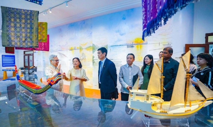 Việt Nam góp sắc màu nghệ thuật tại Trung tâm Văn hóa ASEAN ở Manila