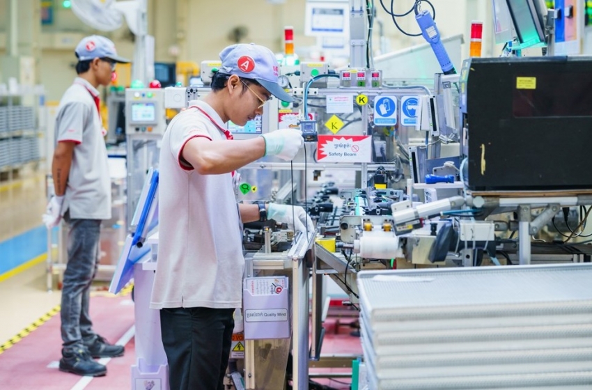 Campuchia dần chuyển dịch từ xuất khẩu may mặc sang hàng điện tử