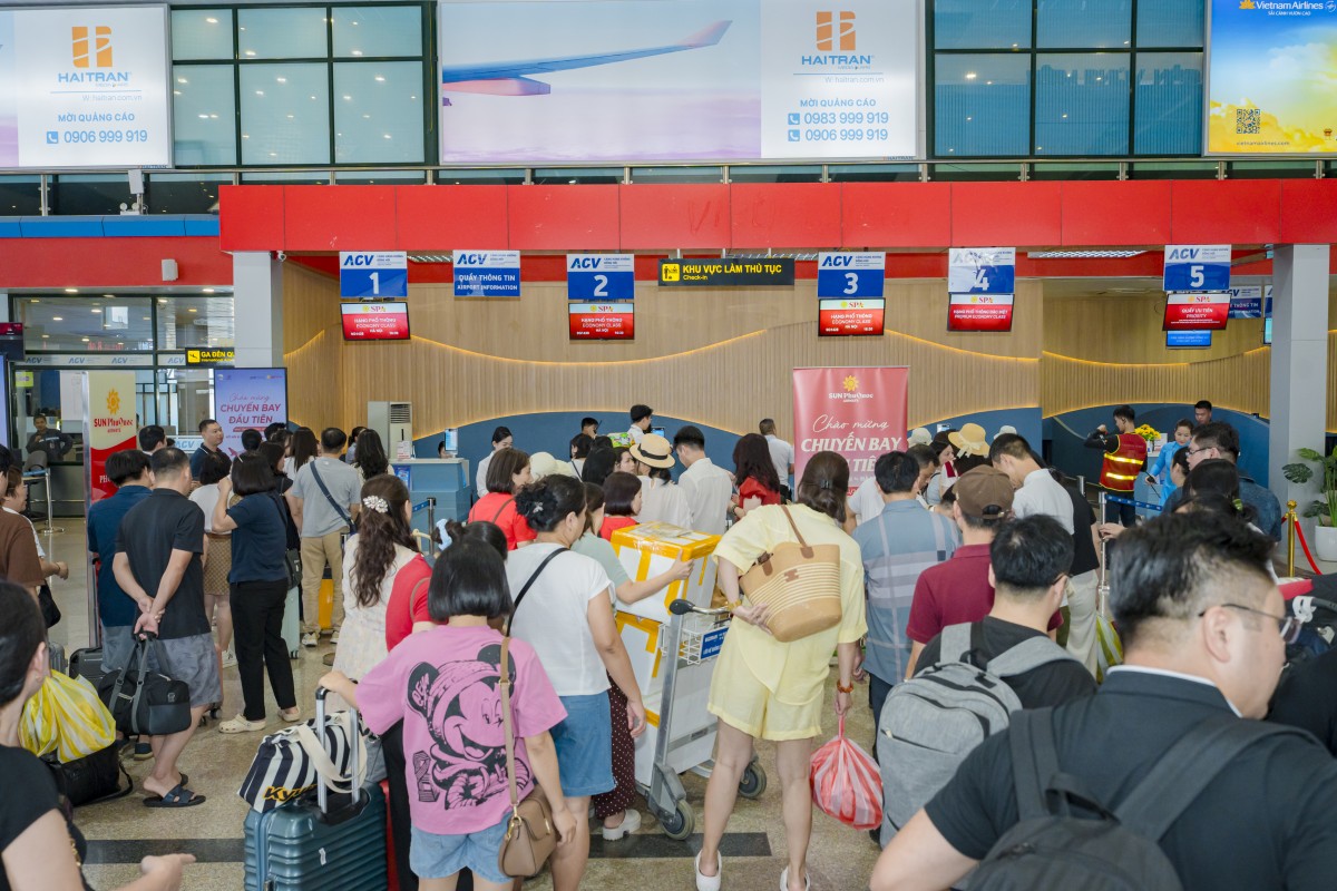 Lần đầu tiên có đường bay thẳng nối Nha Trang và Đồng Hới