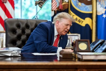 Ông Trump nói lệnh phong tỏa Eo biển Hormuz ‘rất hiệu quả’
