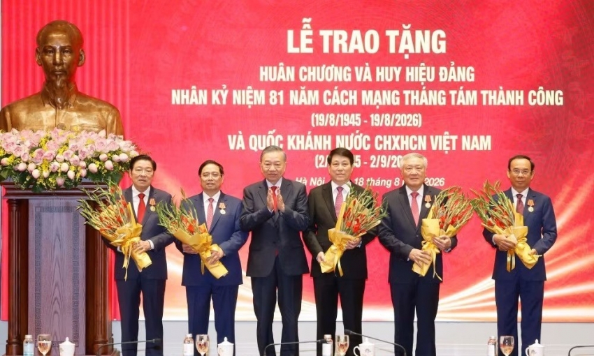 5 nguyên Ủy viên Bộ Chính trị được trao Huân chương Hồ Chí Minh