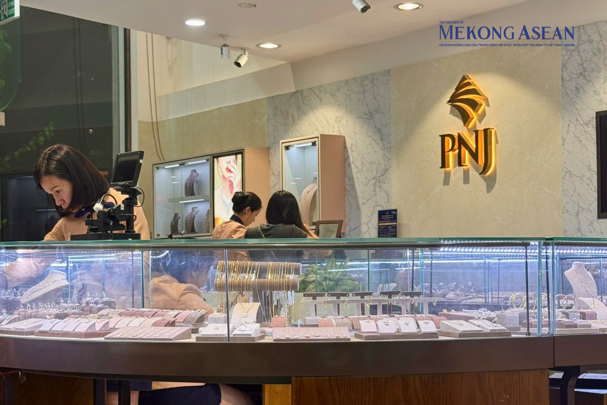 Quỹ ngoại mua thêm 1,63 triệu cổ phiếu PNJ, nâng sở hữu vượt ngưỡng 5%