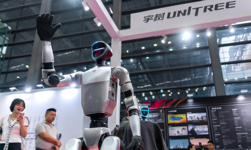 Robot hình người của Unitree Robotics tại Triển lãm Công nghệ Thông tin Trung Quốc ở Thâm Quyến, Trung Quốc, ngày 10/4. Ảnh: Global Times