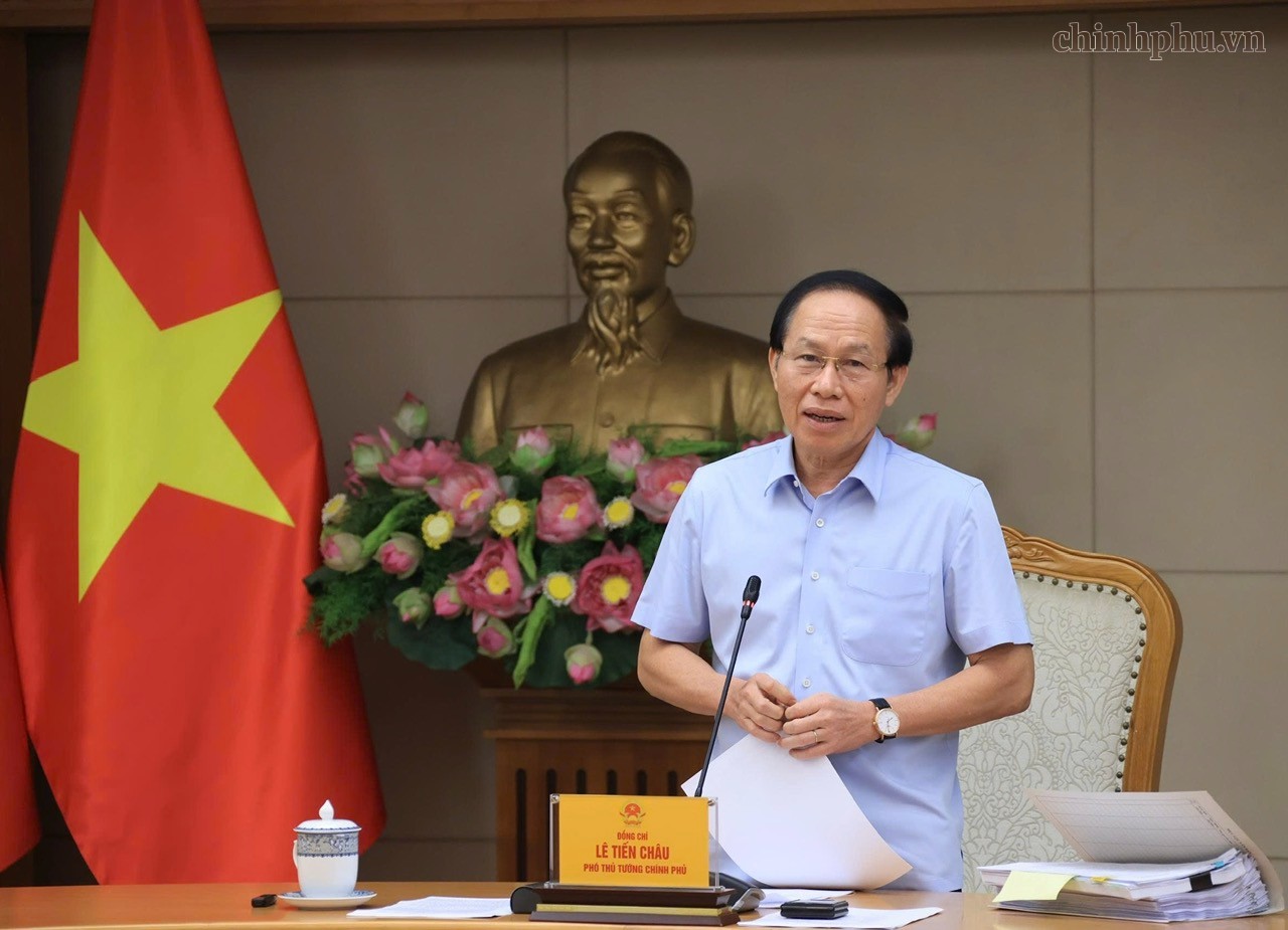 Phó Thủ tướng đề nghị các bộ, ngành, địa phương cùng với Bộ Tư pháp tập trung hoàn thiện kết quả rà soát - Ảnh: VGP.