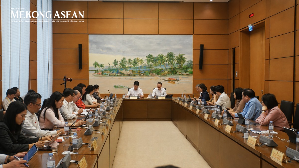 Thủ tướng Lê Minh Hưng trả lời câu hỏi 'tại sao giá nhà cao'