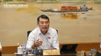 Thủ tướng Lê Minh Hưng trả lời câu hỏi 