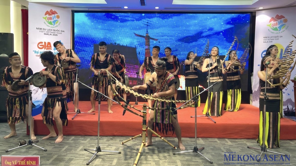 Festival cồng chiêng quốc tế Gia Lai quy tụ 45 đoàn nghệ nhân Festival cồng chiêng quốc tế Gia Lai quy tụ 45 đoàn nghệ nhân
