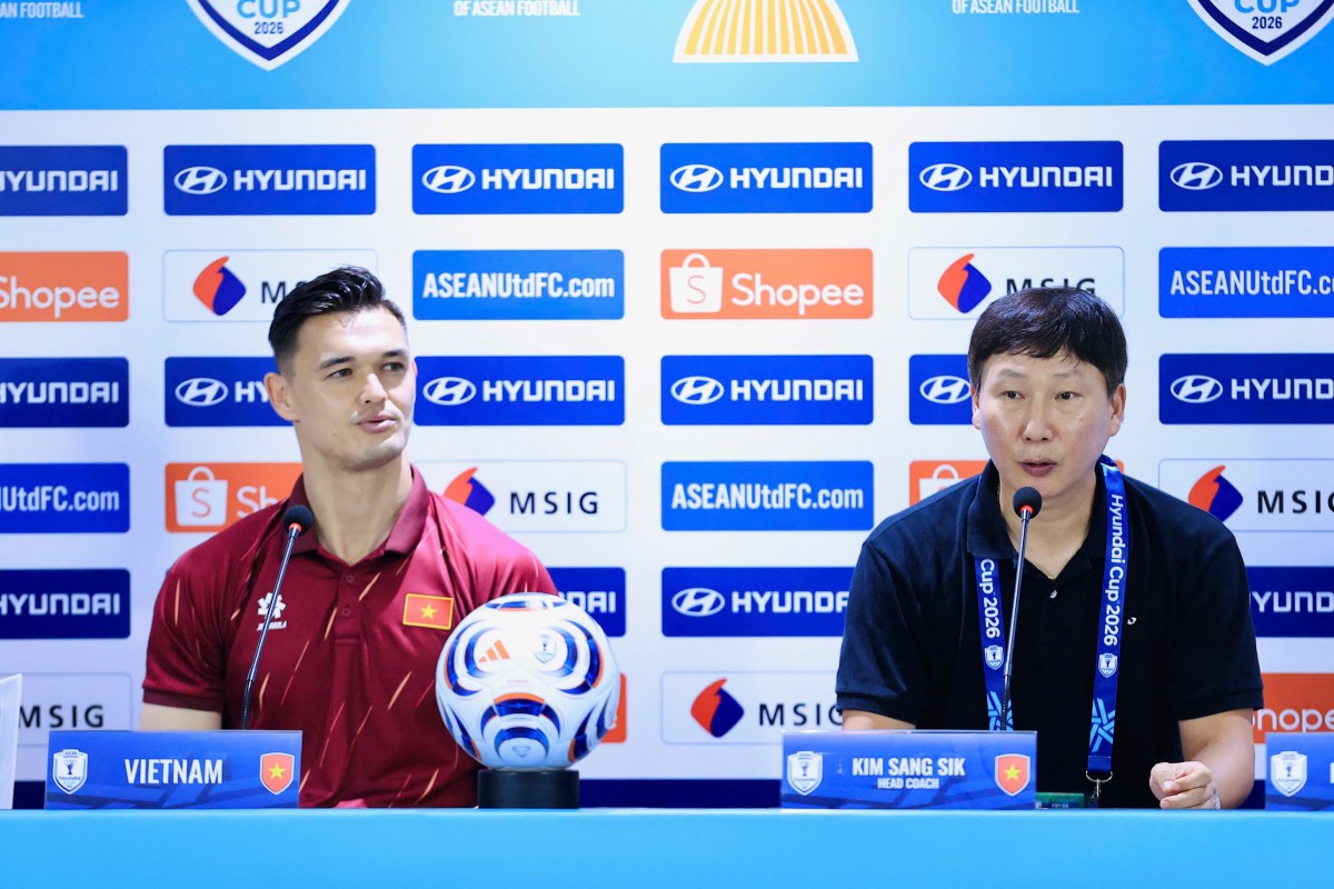 HLV Kim Sang Six: 'Lê Giang không xuất sắc, Việt Nam có thể nhận 3 bàn thua'