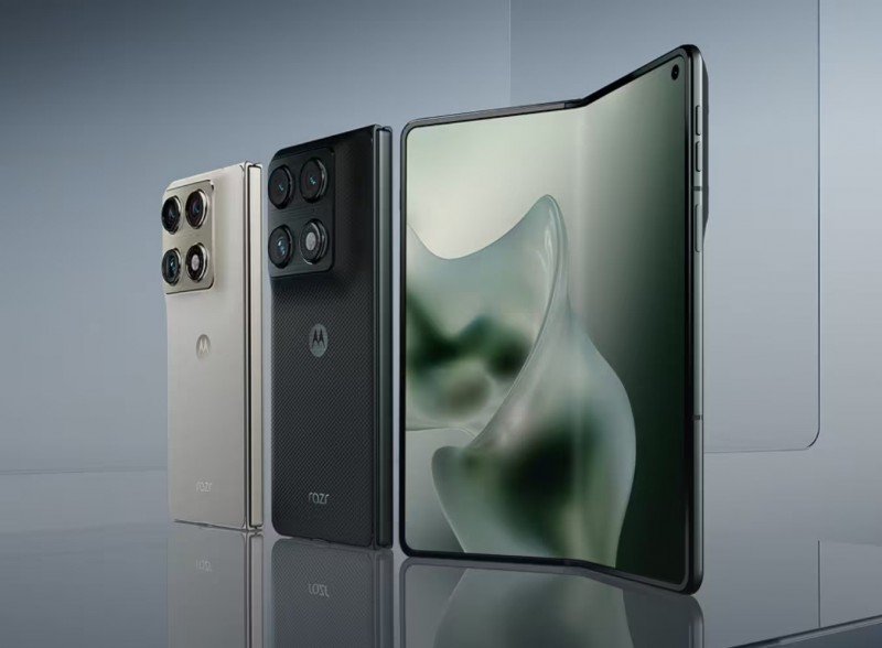 Rarz Fold có màn hình ngoài 6,6 inch, độ phân giải Full HD+, nhưng tần số quét lên đến 165 Hz - thông số vốn chỉ có trên smartphone chuyên game. Trong khi đó, màn hình trong sử dụng tấm nền LTPO OLED 8,1 inch với tốc độ làm tươi 120 Hz. 