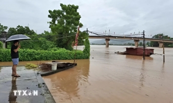 Bão số 4 'quần thảo' Bắc Bộ, bắt đầu ghi nhận thiệt hại do lũ quét, sạt lở