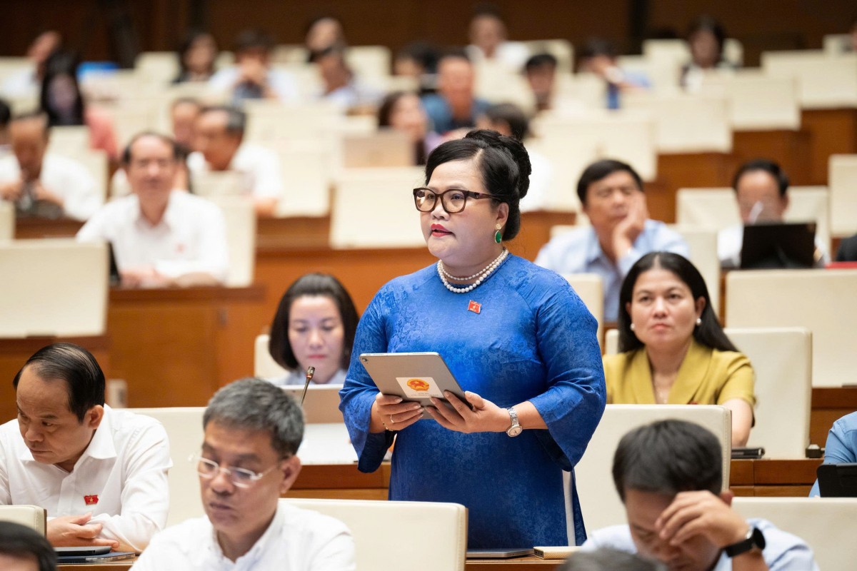 Bộ trưởng Lâm Thị Phương Thanh giải trình việc dời di tích làm đường sân bay Gia Bình