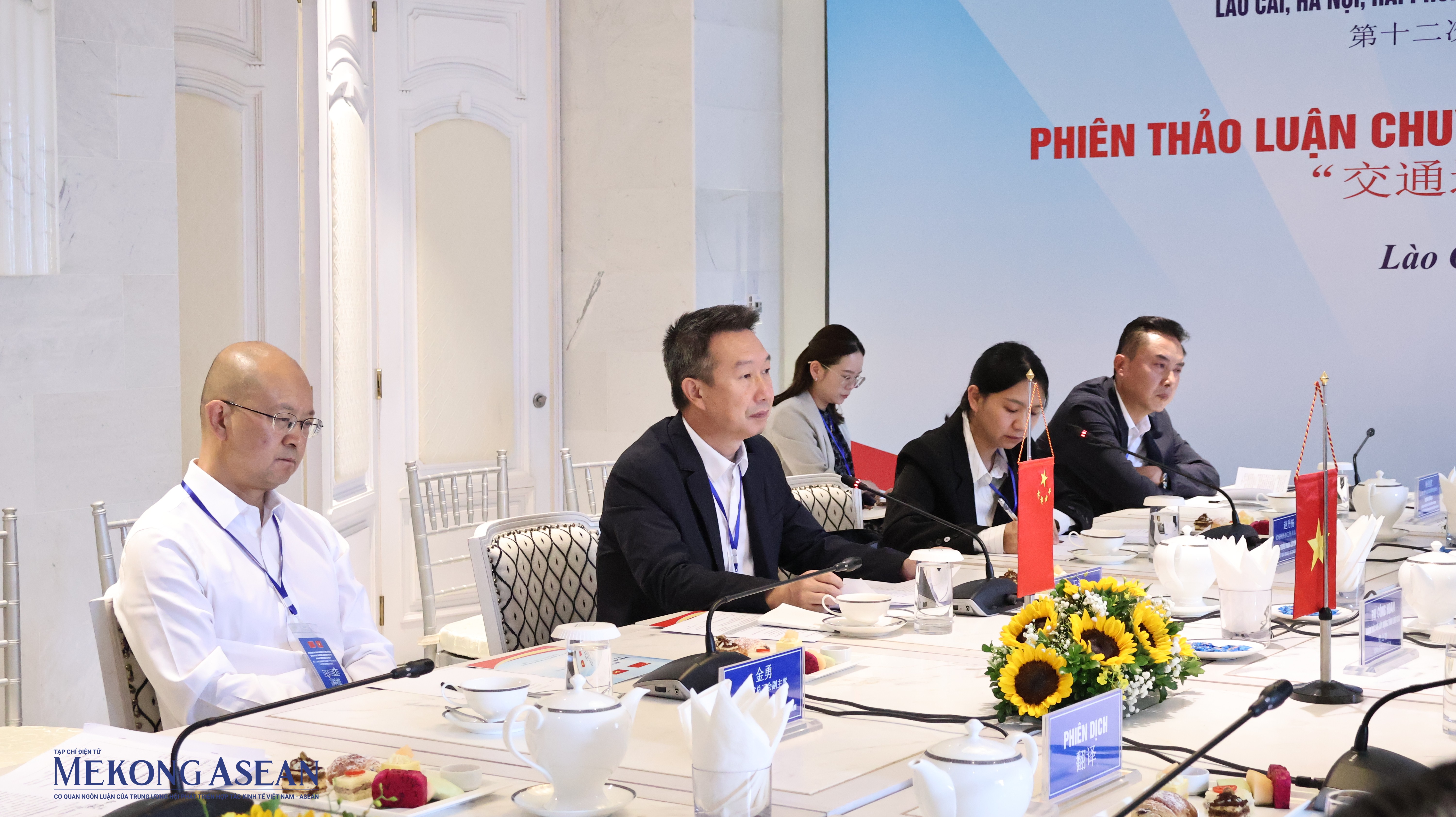 Thúc đẩy vận tải đa phương thức, gỡ vướng logistics liên vùng Việt - Trung