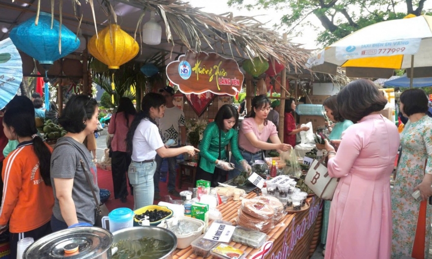 Đa dạng các hoạt động tại phố đi bộ và phát triển kinh tế đêm ở Hải Phòng