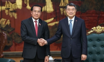 Việt Nam dành ưu tiên cao nhất cho việc củng cố, phát triển quan hệ với Lào