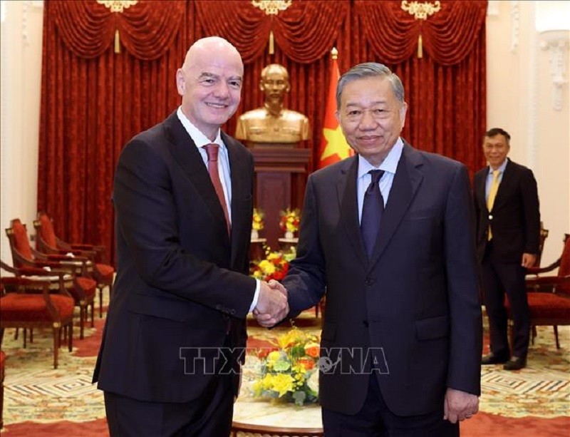Việt Nam đề nghị FIFA hỗ trợ đăng cai các giải đấu phù hợp