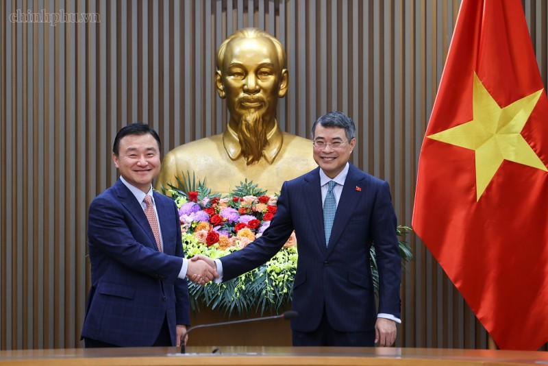 Thủ tướng Lê Minh Hưng tiếp Tổng Giám đốc điều hành Samsung điện tử Roh Tae Moon.