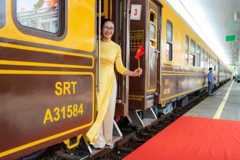 Khai trương đoàn tàu di sản Phong Nha - Cố đô Huế