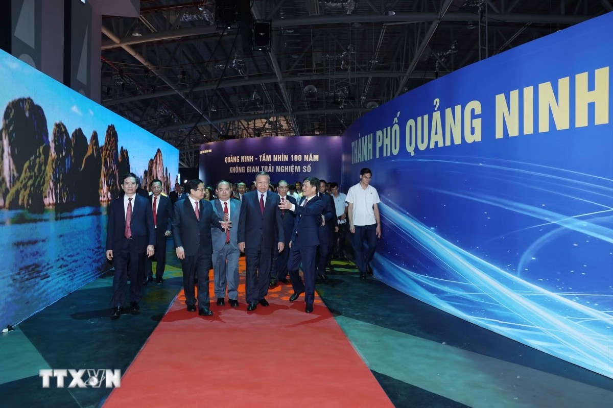 Tổng Bí thư, Chủ tịch nước trao Nghị quyết thành lập TP Quảng Ninh