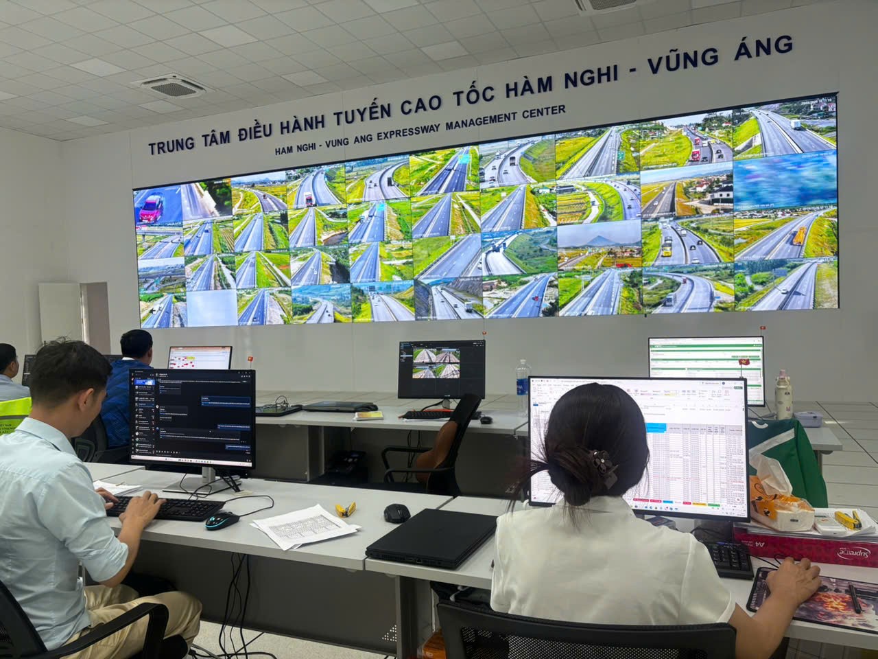 Hệ thống giao thông thông minh (ITS) tiếp tục hỗ trợ công tác giám sát và điều hành giao thông trên các tuyến cao tốc. Ảnh: VGP.
