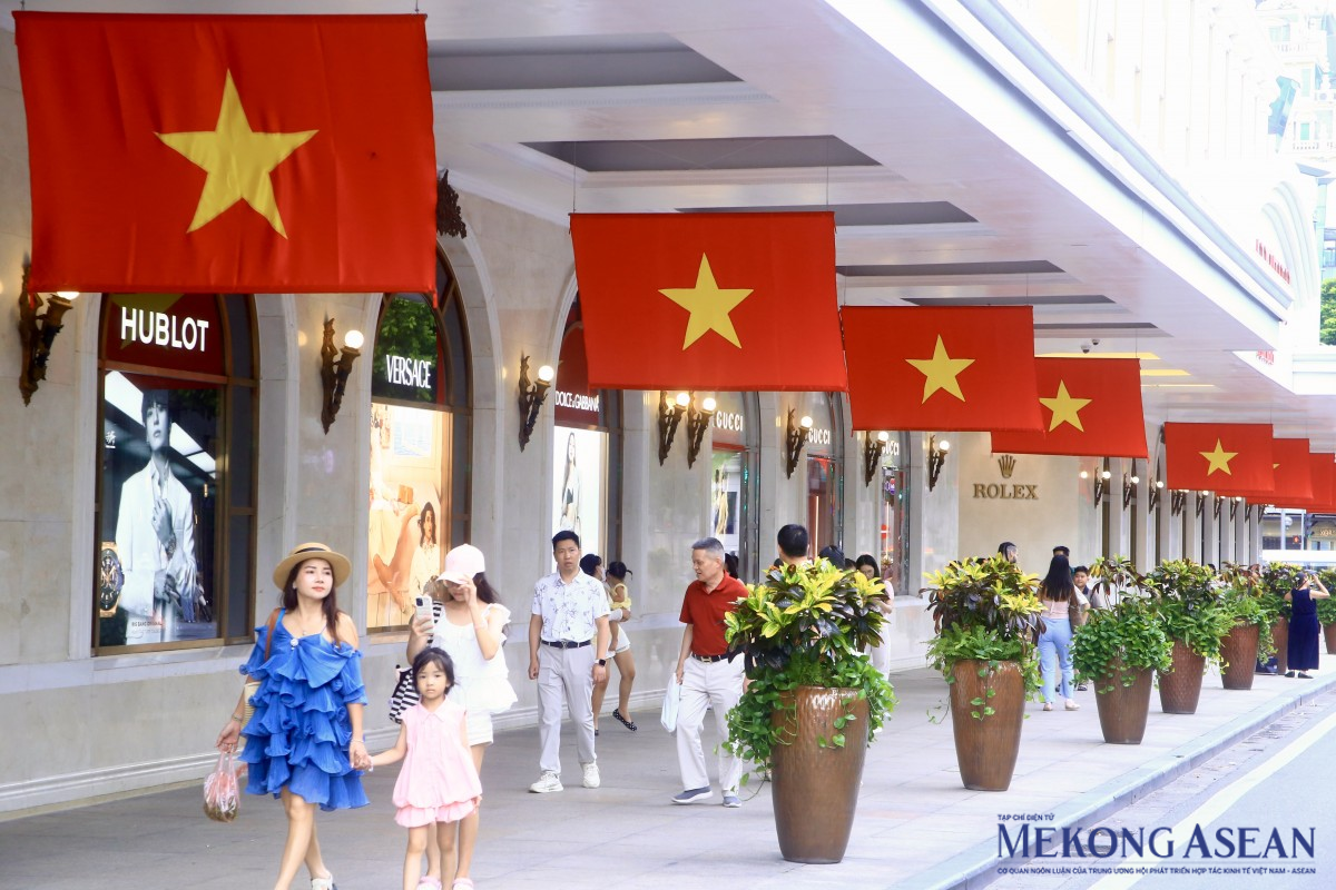 Không khí chào đón ngày Quốc khánh 2/9 tại Hà Nội