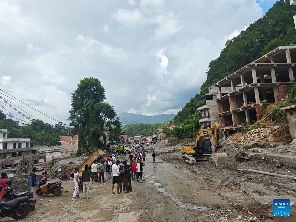 Lũ quét tại Nepal - Trung Quốc: Số người chết đã vượt quá 1.000