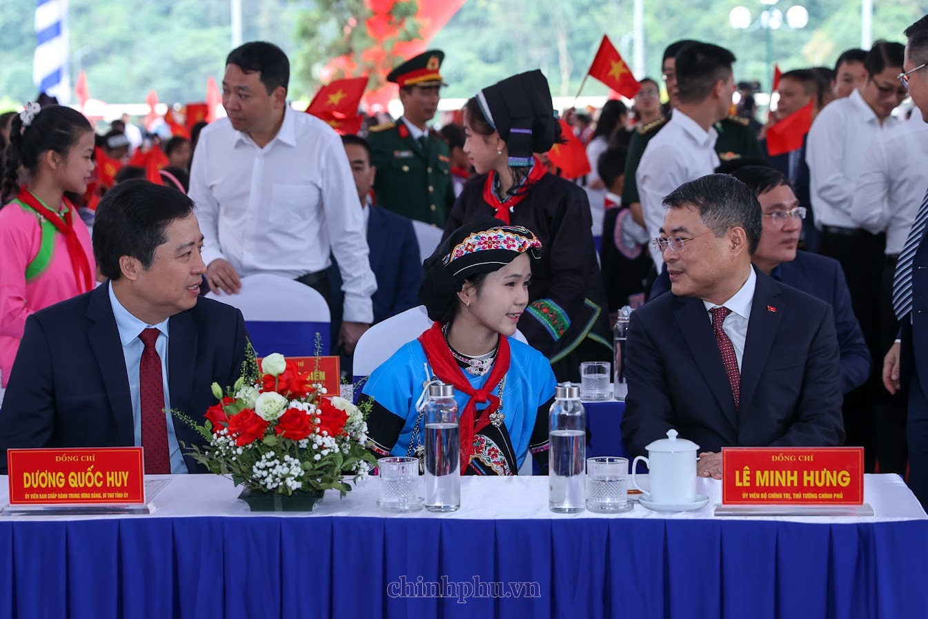 Thủ tướng Chính phủ Lê Minh Hưng dự lễ khai giảng năm học 2026-2027 tại điểm cầu chính, Trường Phổ thông nội trú Tiểu học và Trung học cơ sở Mường Khương (xã Mường Khương, tỉnh Lào Cai) - Ảnh: VGP.