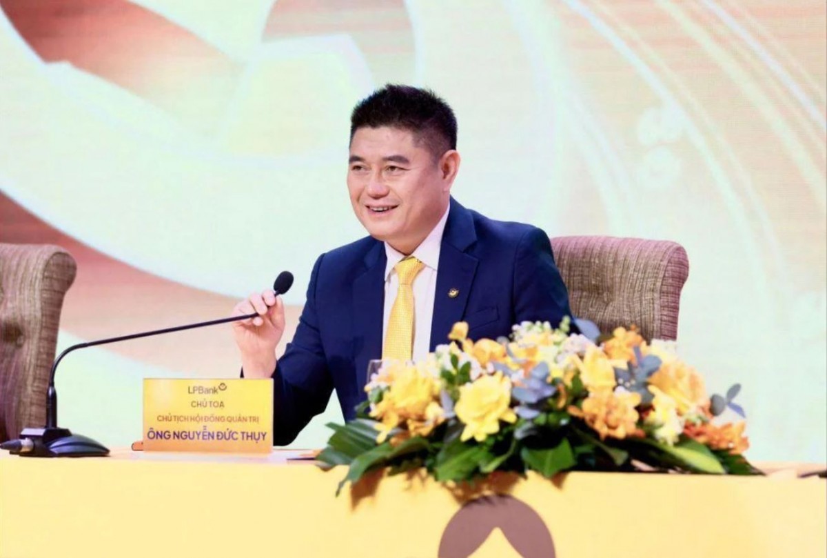 LPS rơi sâu sau khi lên sàn, tài sản gia đình Bầu Thuỵ giảm gần 3.000 tỷ đồng