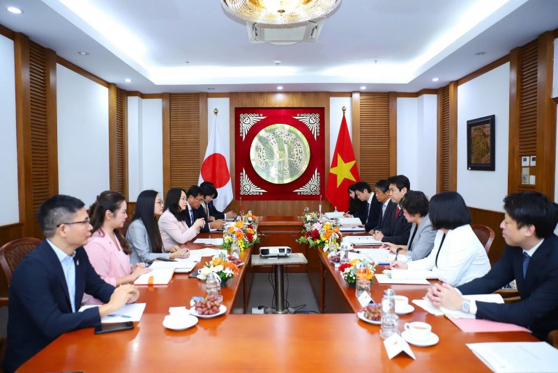 Bộ trưởng Bộ Văn hoá, Thể thao và Du lịch Lâm Thị Phương Thanh chủ trì buổi tiếp, làm việc với ông Matsumoto Yohei, Bộ trưởng Bộ Giáo dục, Văn hóa, Thể thao, Khoa học và Công nghệ Nhật Bản.