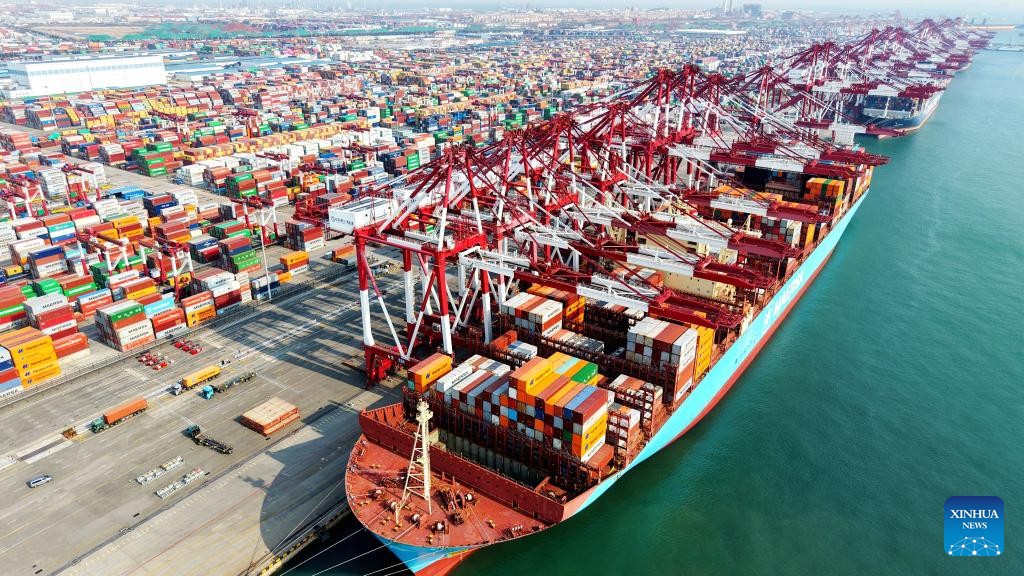 Xuất khẩu Trung Quốc vượt 2.900 tỷ USD trong 8 tháng năm 2026