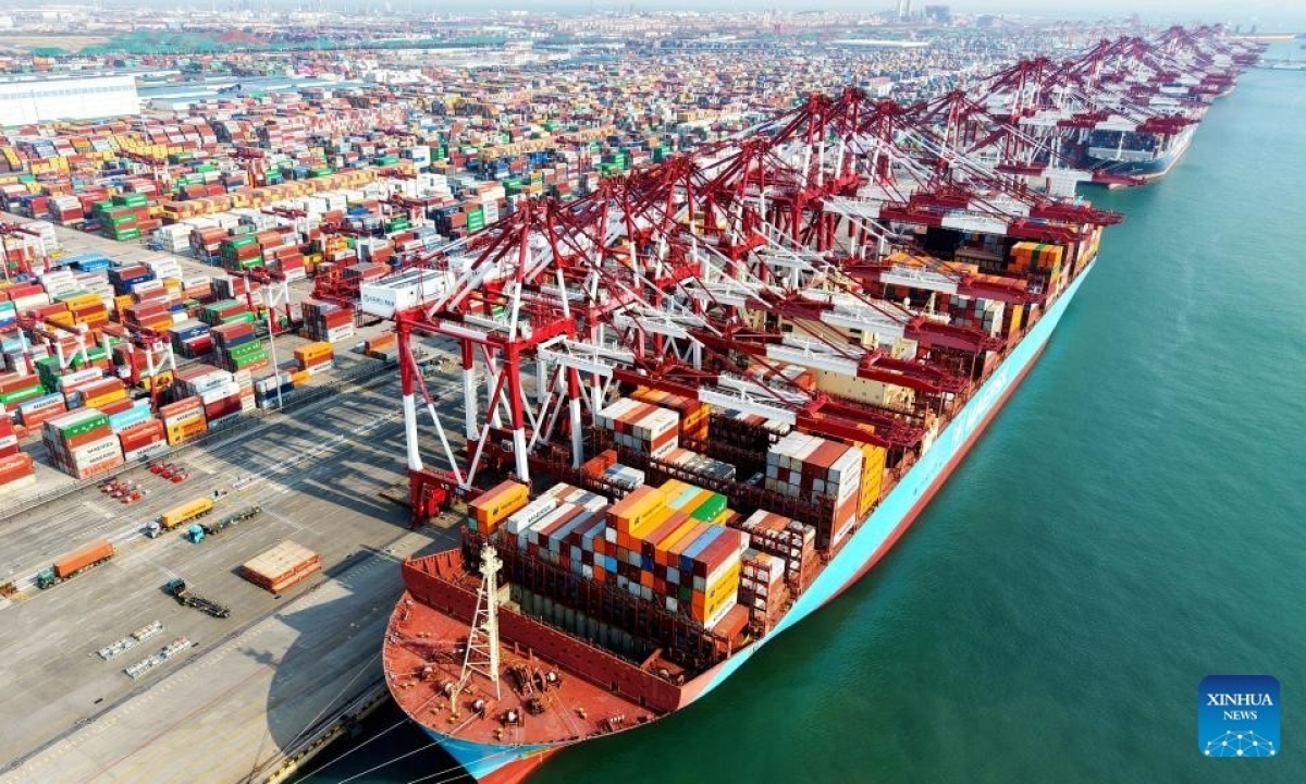 Xuất khẩu Trung Quốc vượt 2.900 tỷ USD trong 8 tháng đầu năm 2026