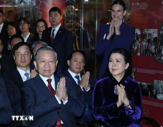Tổng Bí thư, Chủ tịch nước Tô Lâm cùng Phu nhân dự Chương trình khai trương Không gian Di sản và Kết nối văn hóa Việt – Nga - Ảnh: TTXVN.
