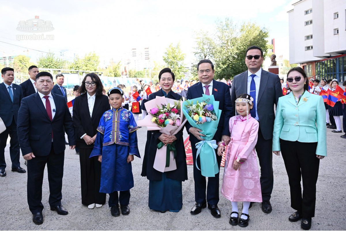 Chủ tịch Quốc hội thăm trường học mang tên Chủ tịch Hồ Chí Minh tại Mông Cổ